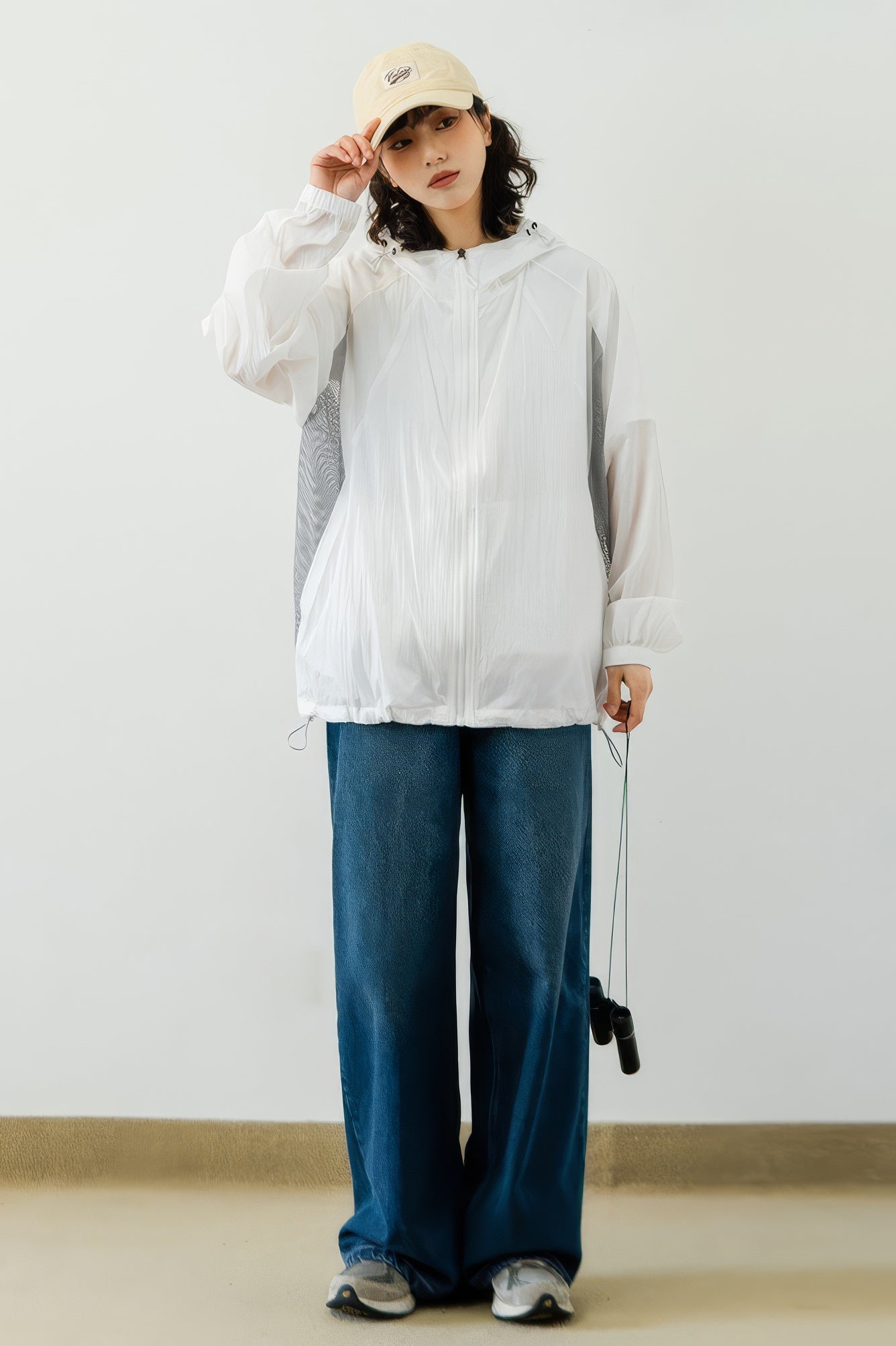 UPF50+ 軽量 防晒ジャケット メンズ レディース｜フード付き 速乾 通気メッシュ 薄手アウター